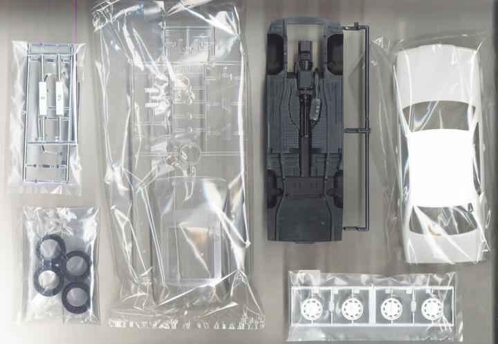 Aoshima 06194 1/24 Scale Y32 D - огляд і ціна Model Kit Aoshima