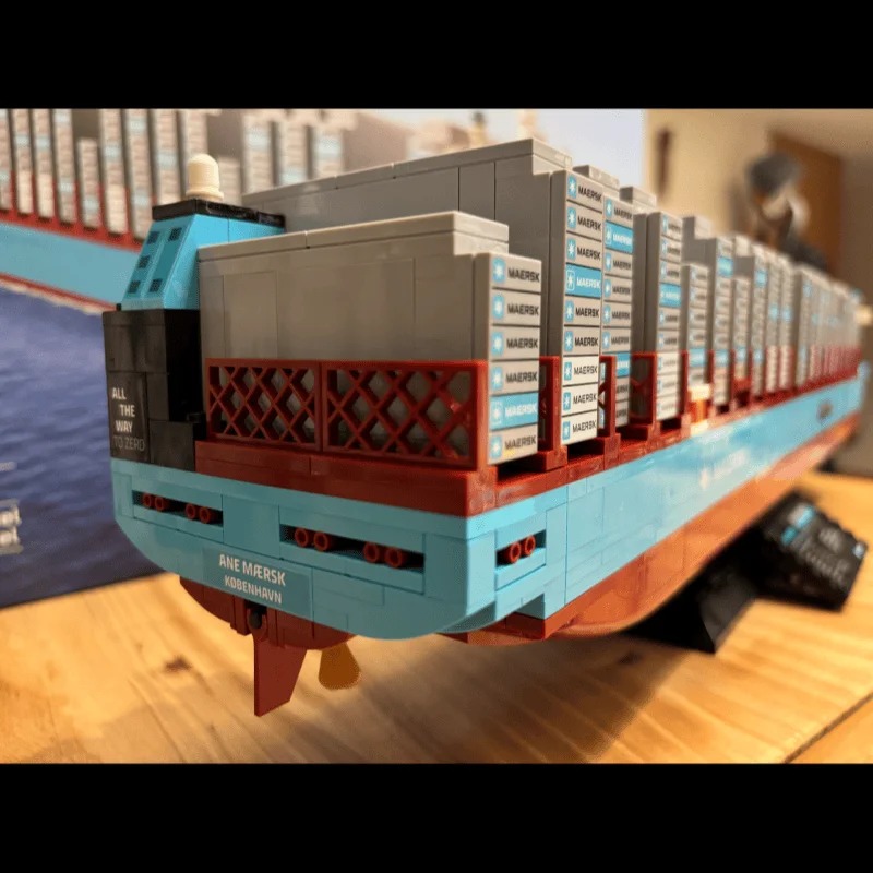 New 2026 Dual-Fuel Container V - огляд і ціна Model Kit Chemistry